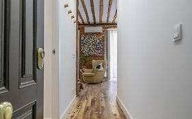 Bonito apartamento en típica corrala en el centro de Madrid